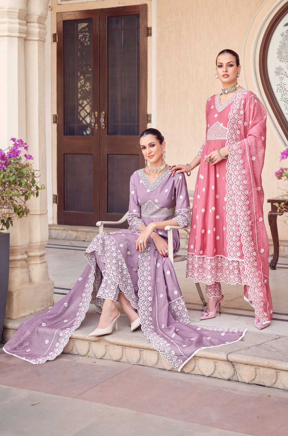 Exquisite Embroidered 3 pcs Anarkali Set in Shimmering Lilac with heavy work organza dupatta