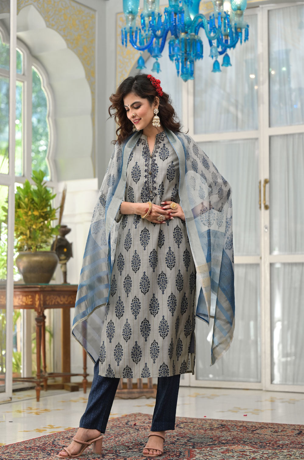 3-piece kurta set in luxurious silk blend with stunning organza dupatta.