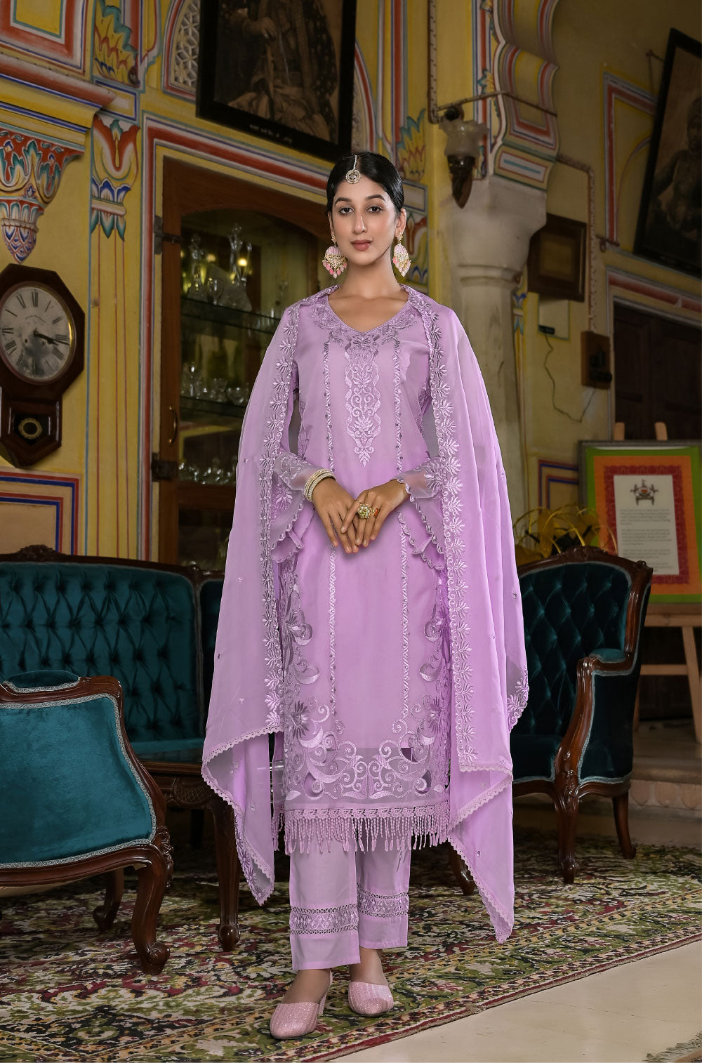 Exquisite Lavender Organza Kurta 3-piece Set with Cutwork Embroidery