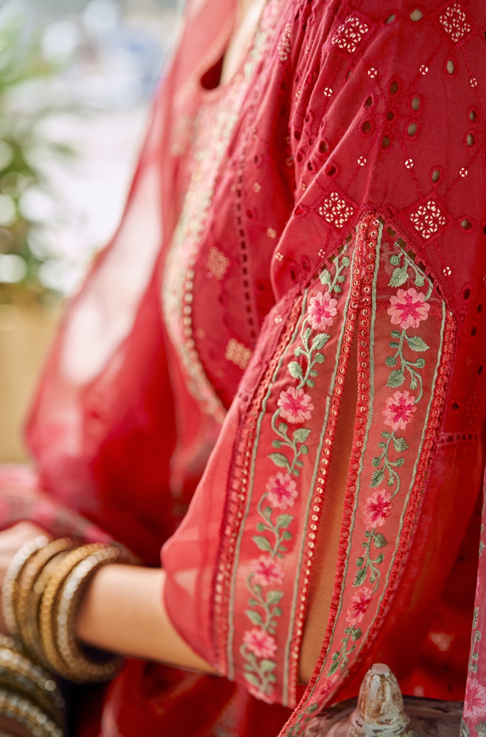 Maroon Chikankari 3-Piece Kurta Set with Luxe Cotton & Exquisite Embroidery