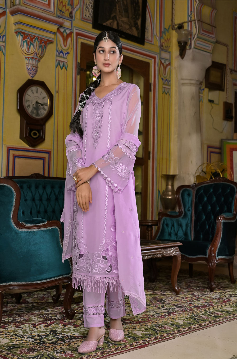 Exquisite Lavender Organza Kurta 3-piece Set with Cutwork Embroidery