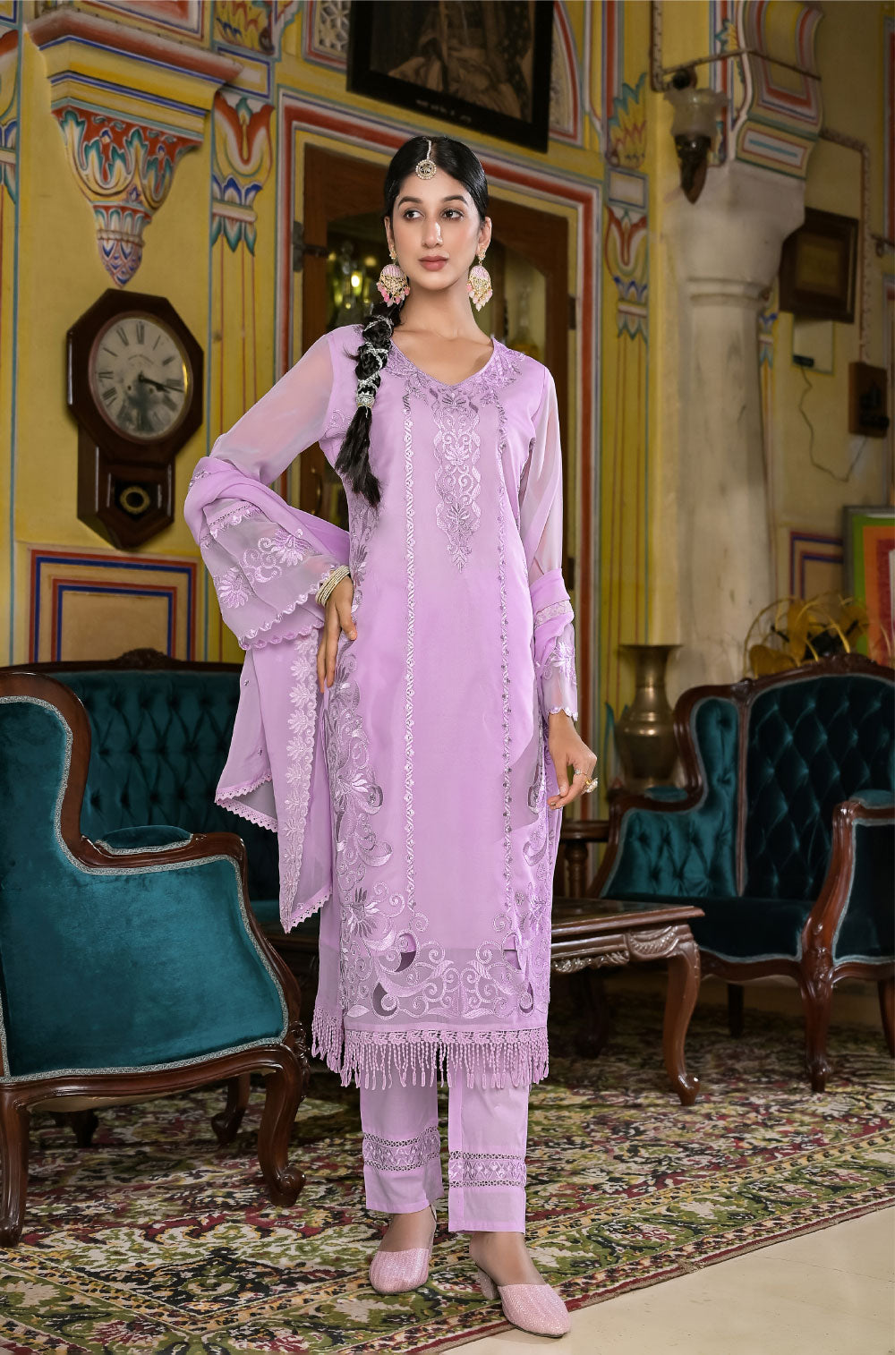 Exquisite Lavender Organza Kurta 3-piece Set with Cutwork Embroidery