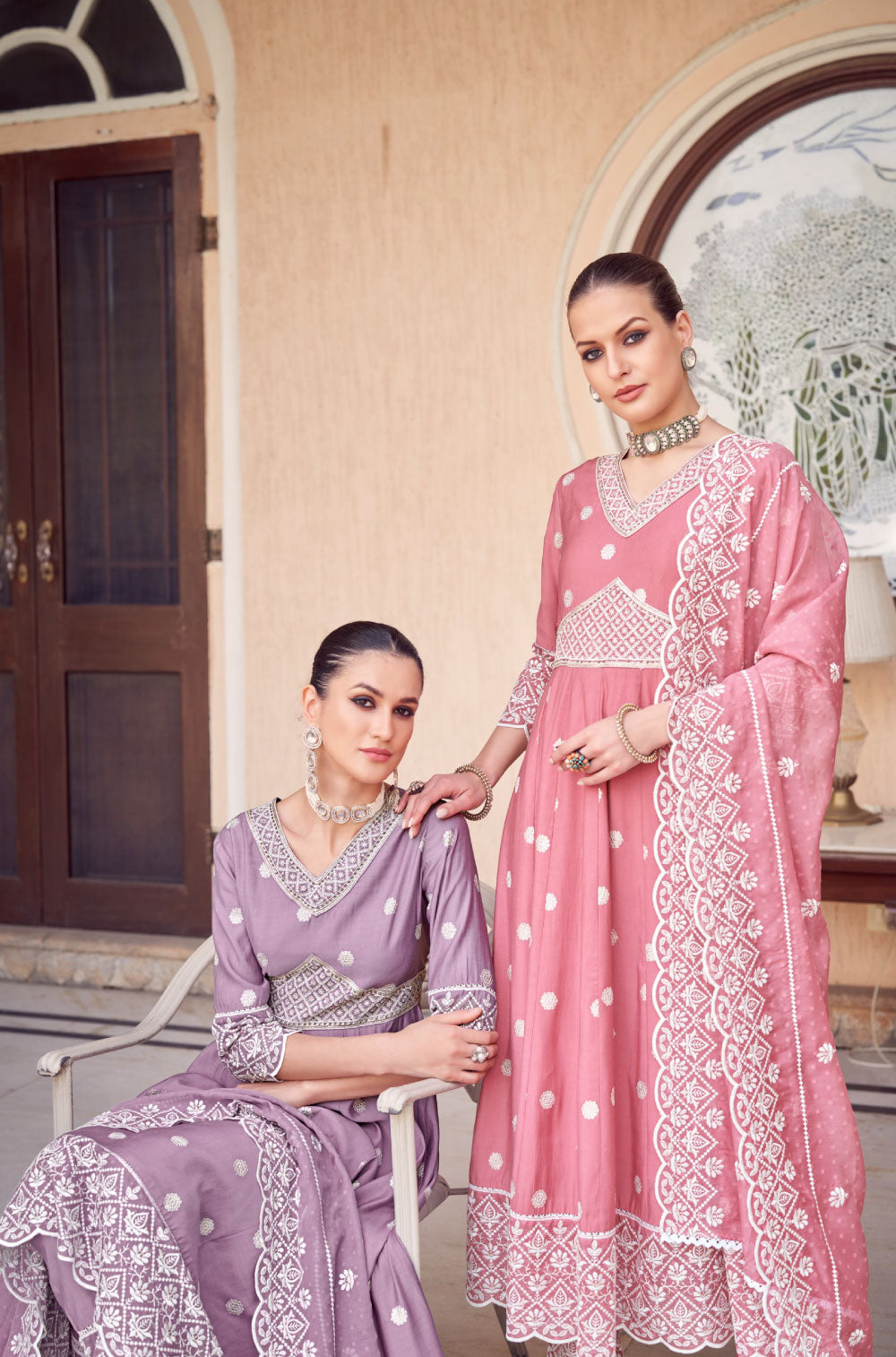 Exquisite Embroidered 3 pcs Anarkali Set in Shimmering Lilac with heavy work organza dupatta