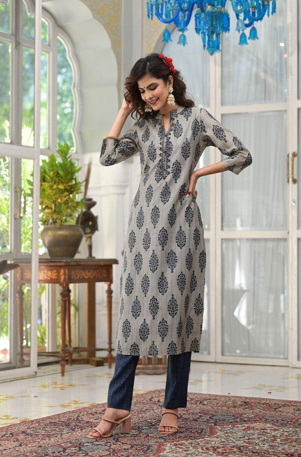 3-piece kurta set in luxurious silk blend with stunning organza dupatta.